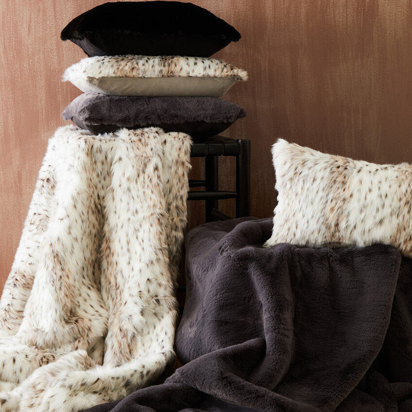 Bosie Animal Fo Fur Cushion Lamina