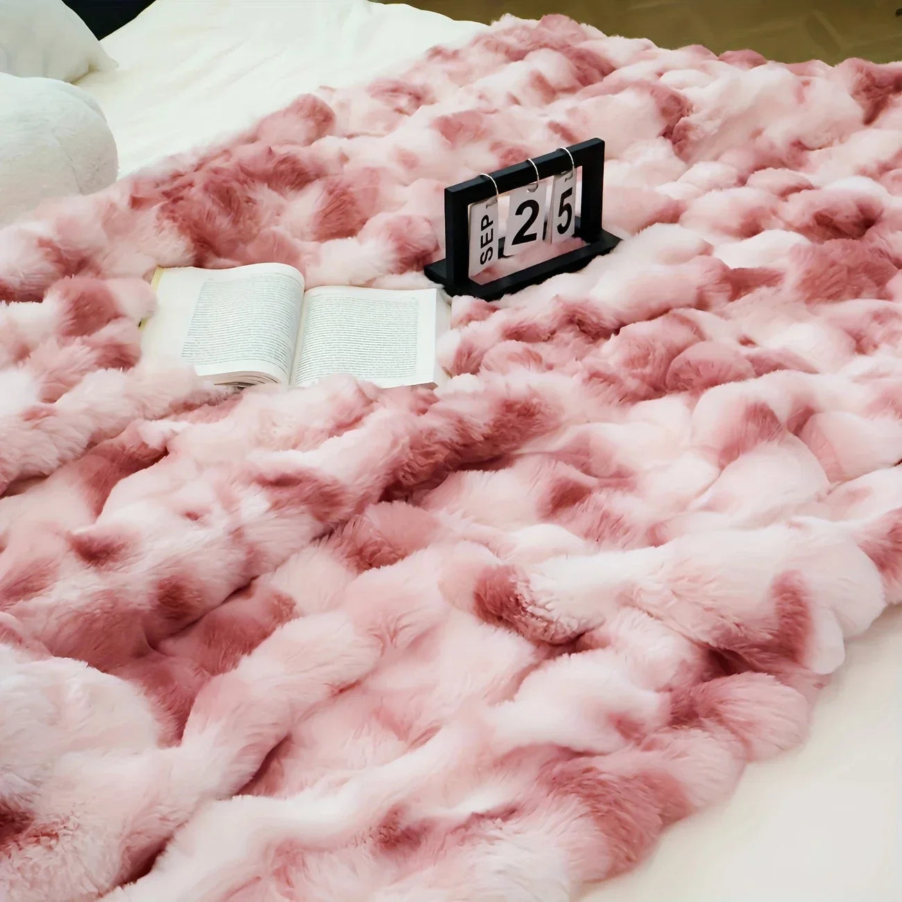 Faux Rabbit Fur Bubble Blanket