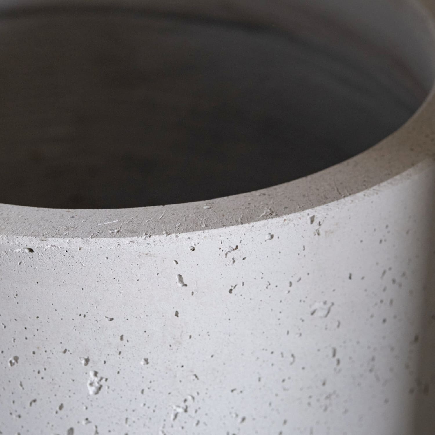 Aurella | White Mist – 100cm XXL Concrete Cylinder Planter – 621L Round Plant Pot