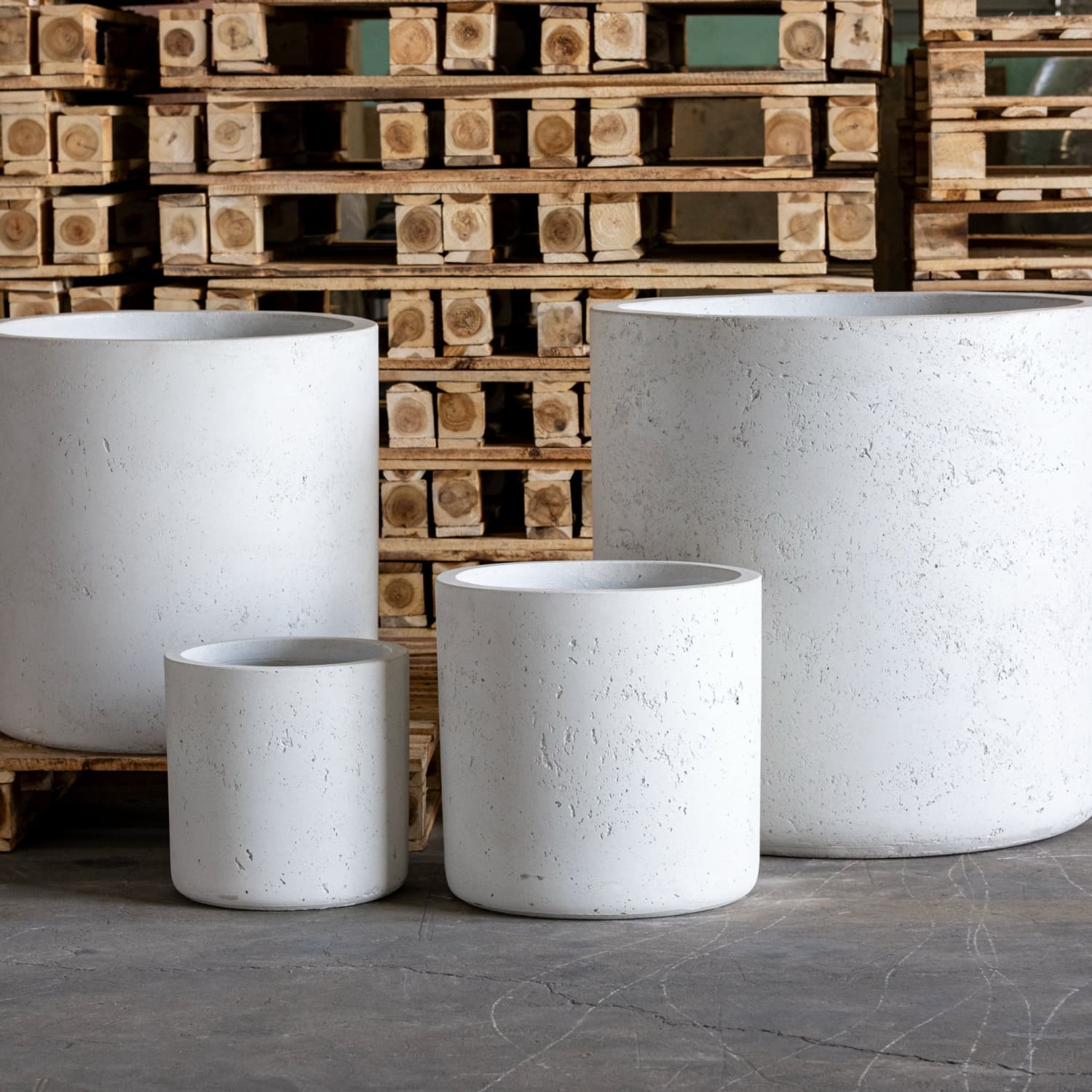 Aurella | White Mist – 100cm XXL Concrete Cylinder Planter – 621L Round Plant Pot