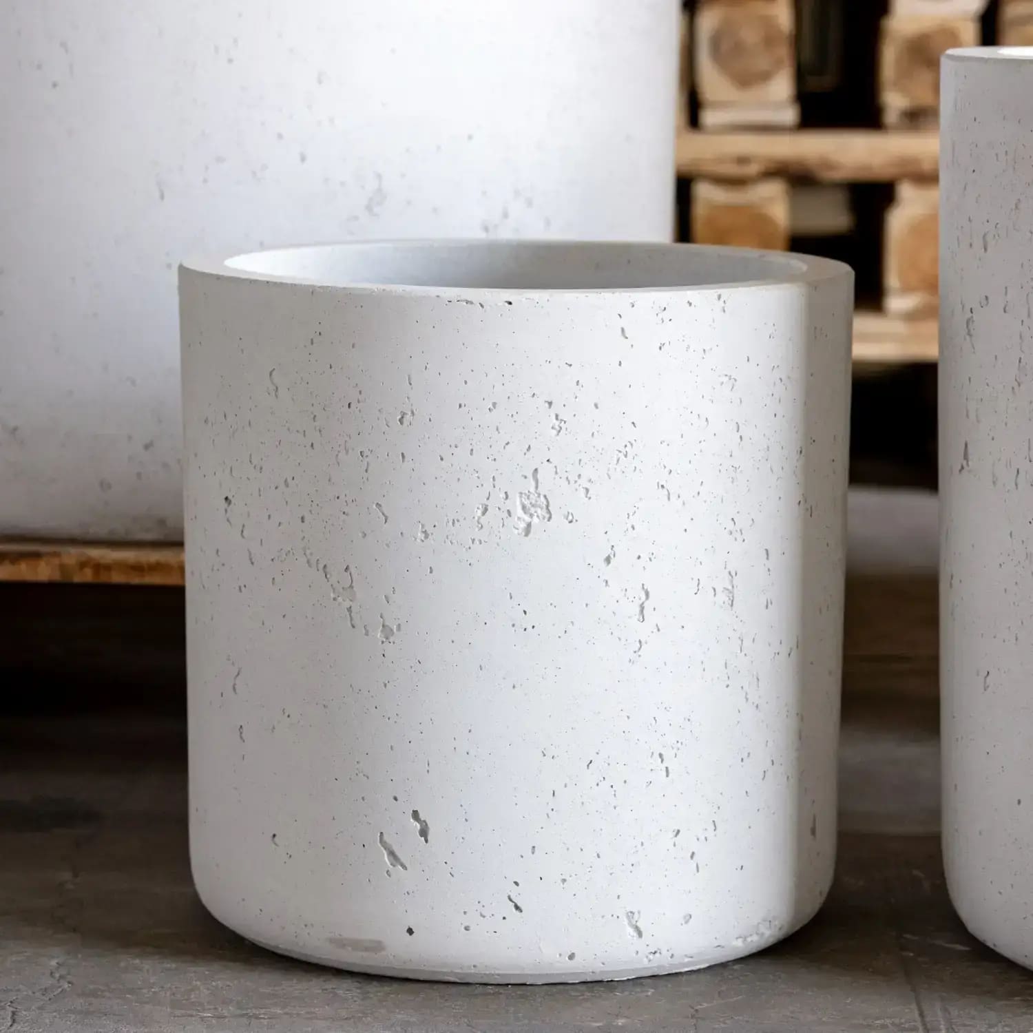 Aurella | White Mist – 20cm Medium Concrete Cylinder Planter – 4L Round Plant Pot