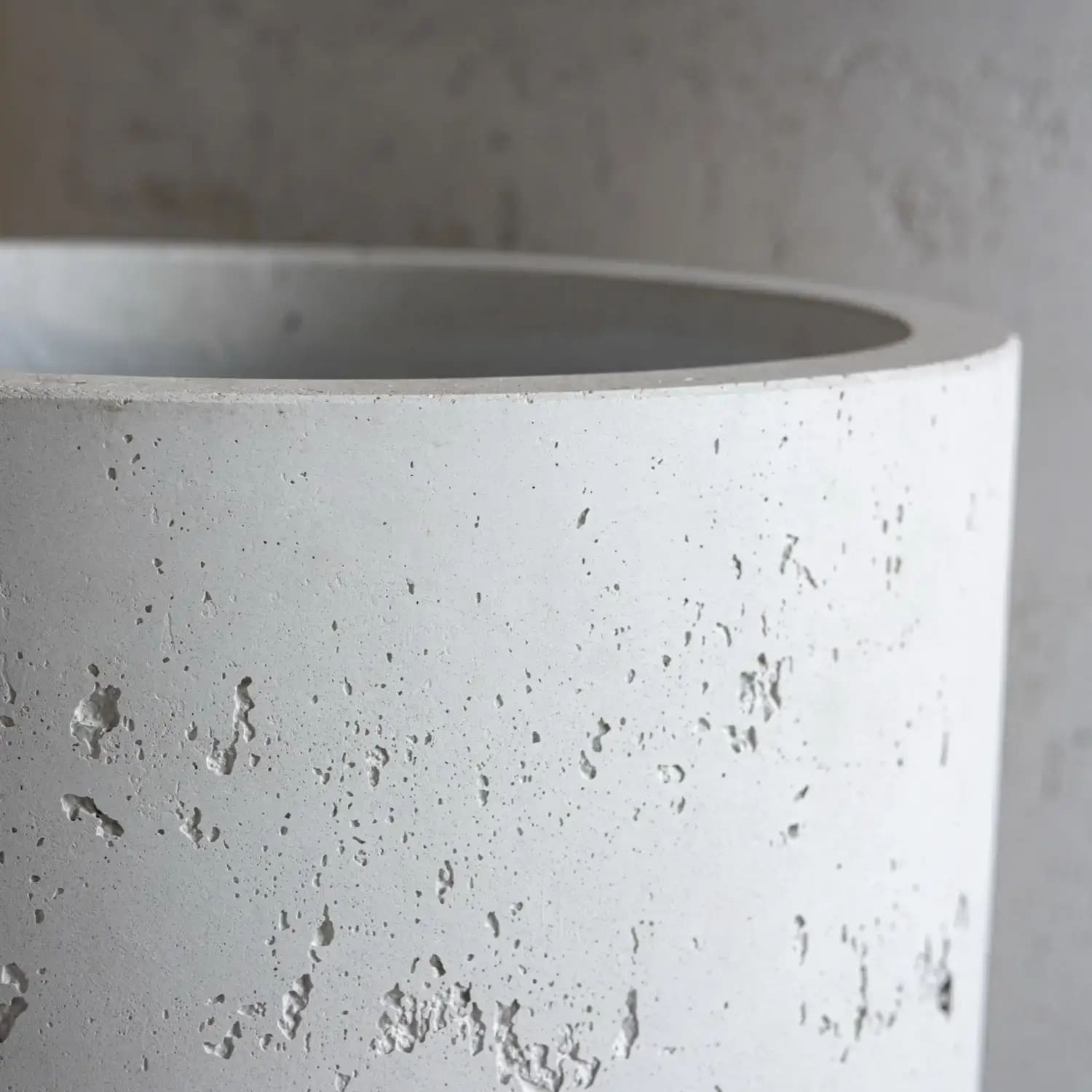 Aurella | White Mist – 55cm Extra Large Concrete Cylinder Planter – 93L Round Plant Pot