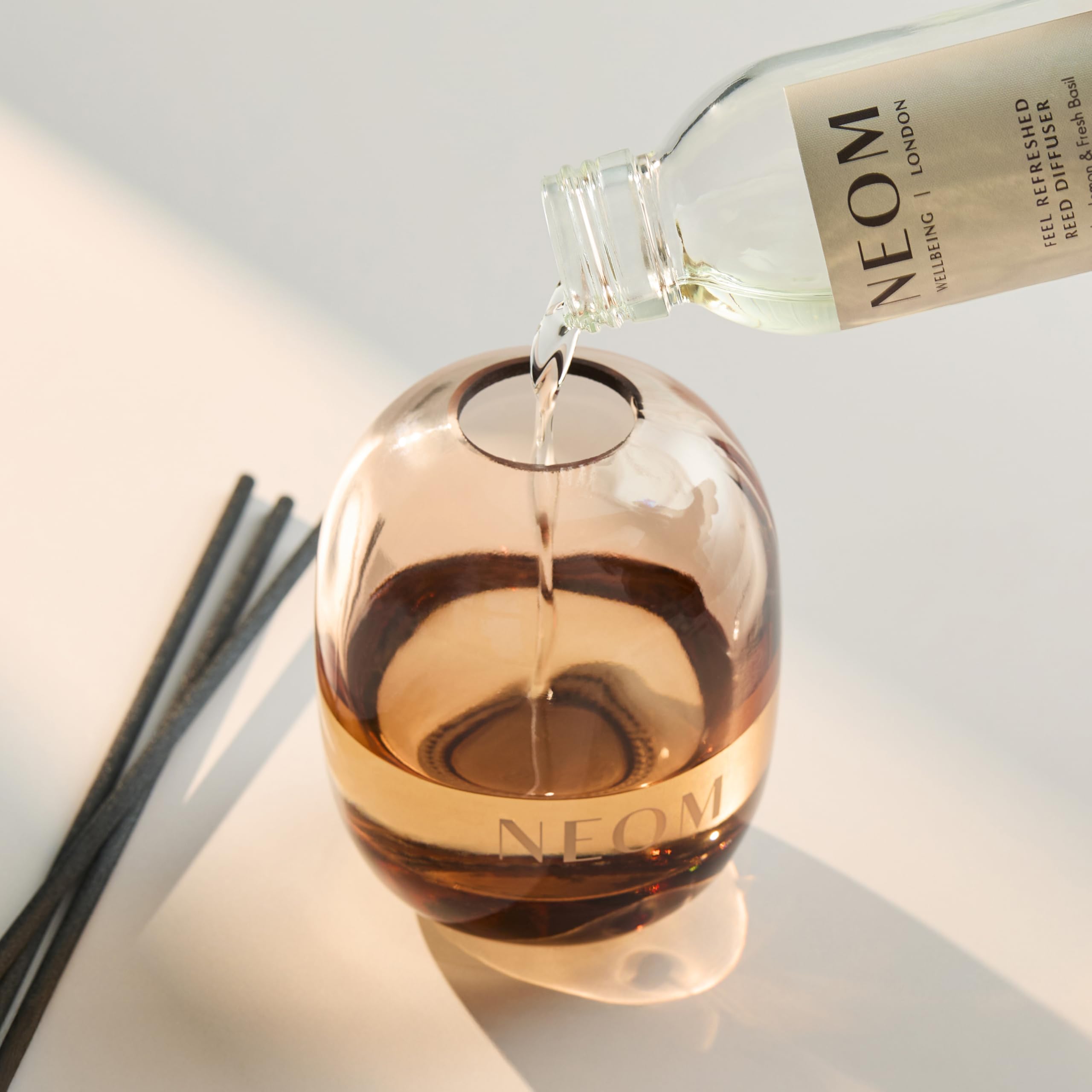 NEOM Feel Refreshed Reed Diffuser 100ml – Sicilian Lemon & Basil | 100% Natural Fragrances