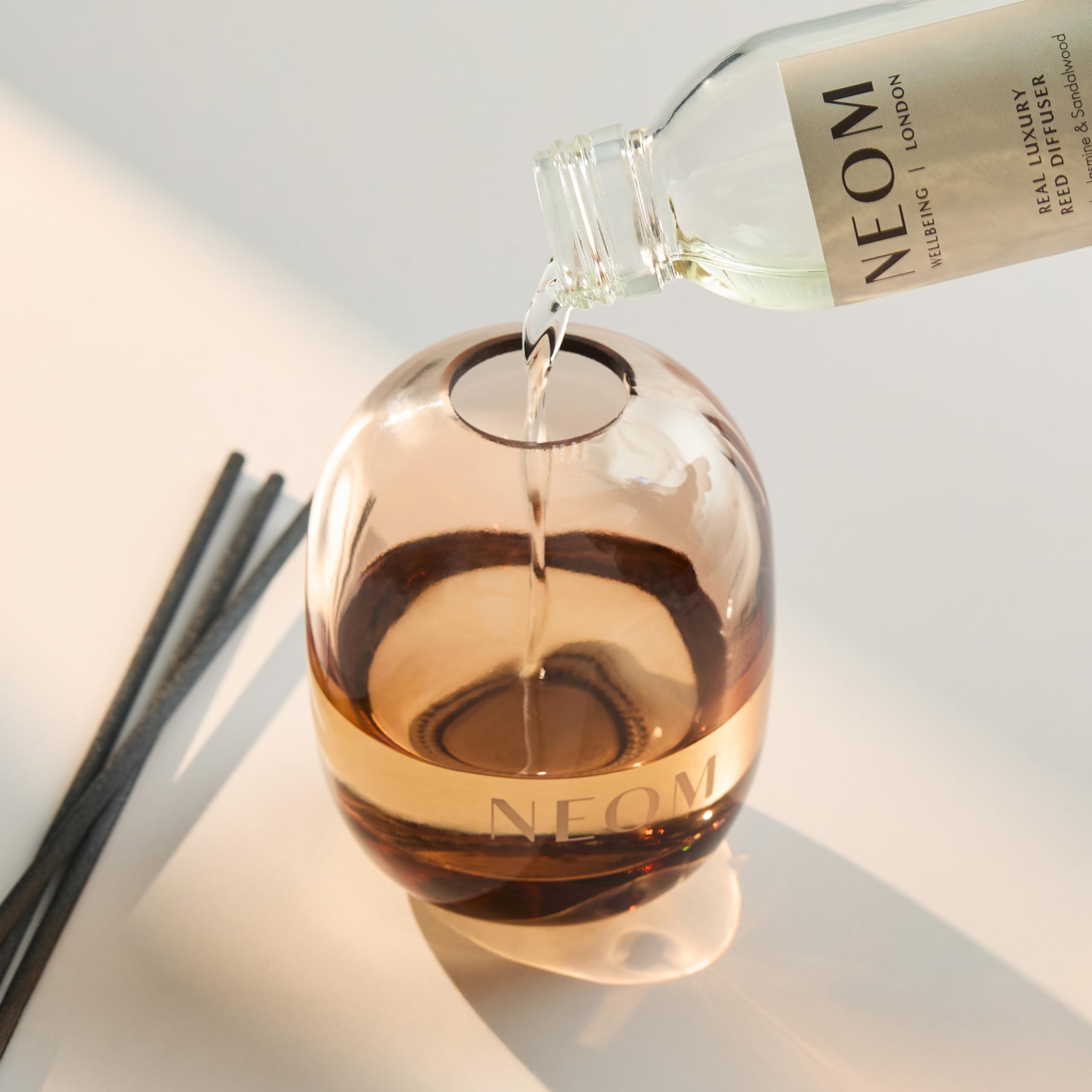 NEOM Real Luxury Reed Diffuser 100ml – Lavender, Jasmine & Sandalwood (Refillable)