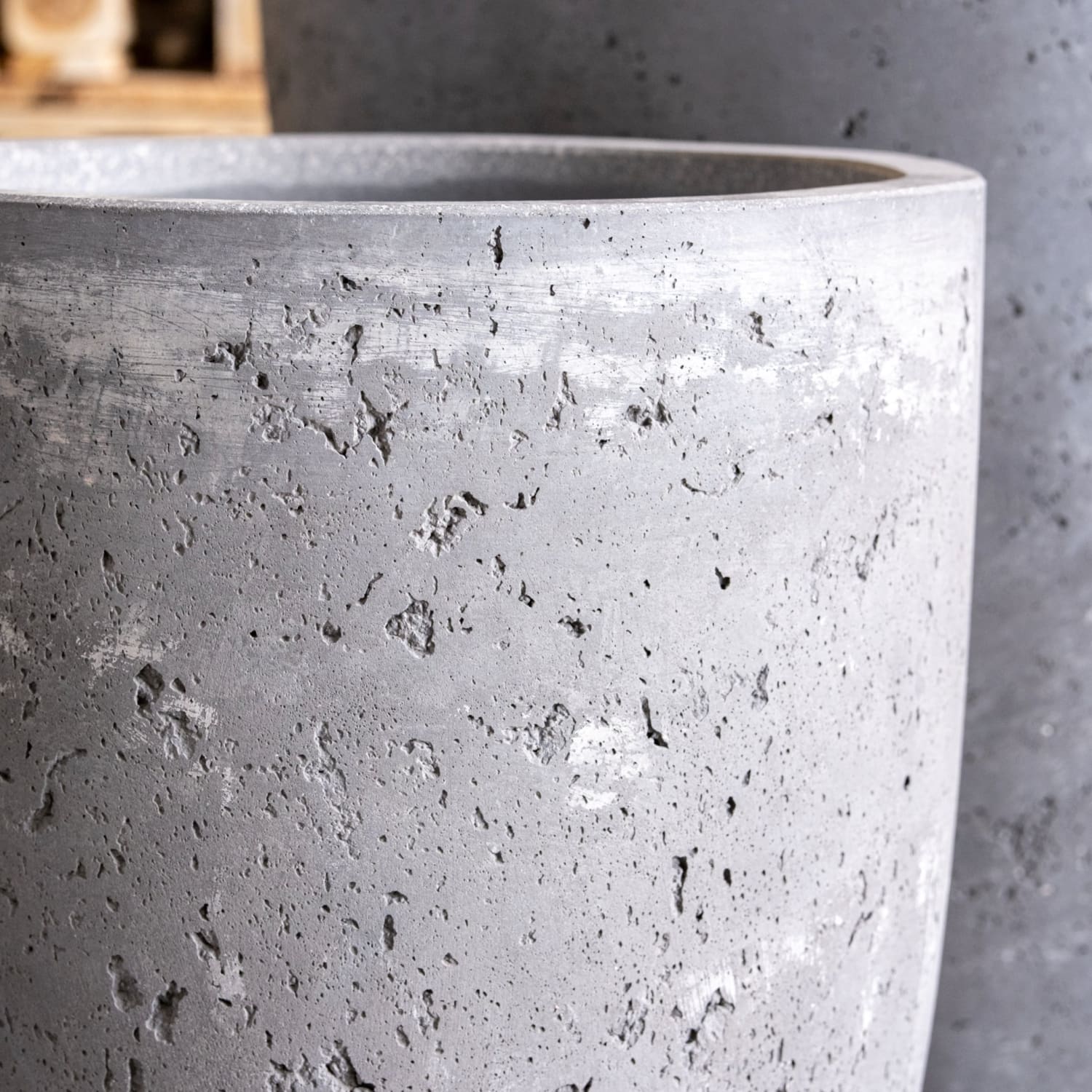 Vessara | Onyx Dusk – 100cm XXL Concrete Tall Vase Planter – 172L Round Plant Pot