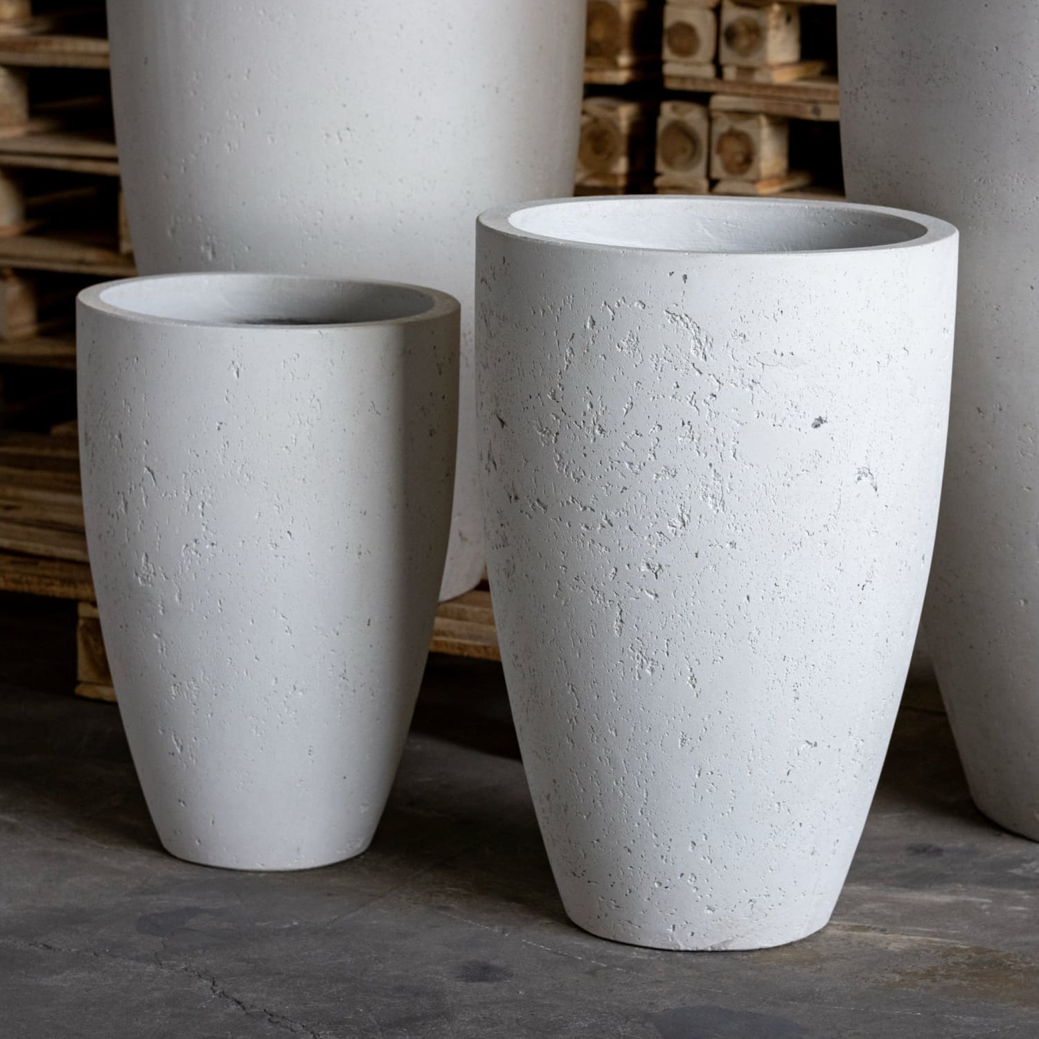 Vessara | White Mist – 75cm Extra Large Tall Concrete Vase Planter – 61L Indoor & Outdoor Decorative Plant Pot